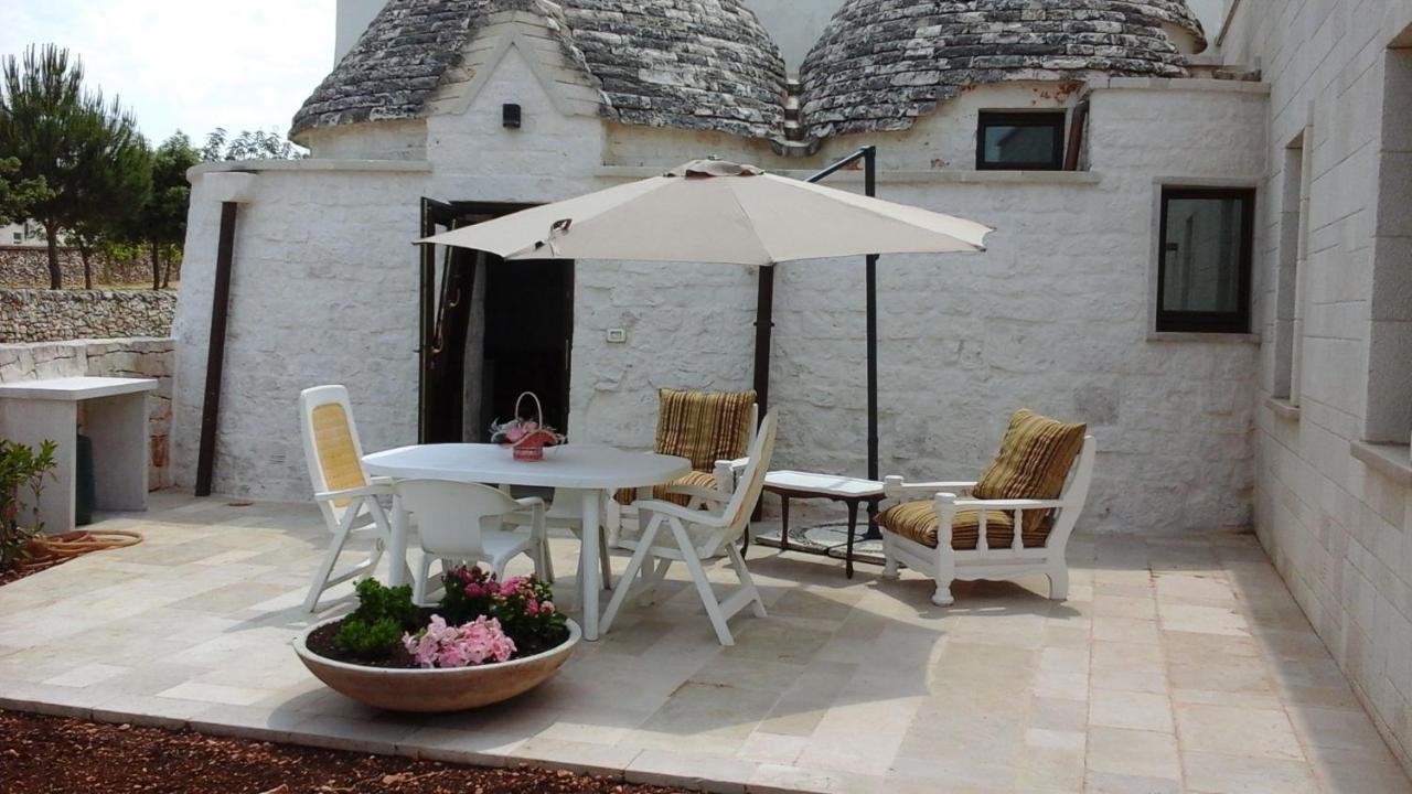 Trullo Sonia Nella Valle D'Itria Di Cisternino Villa Luaran gambar