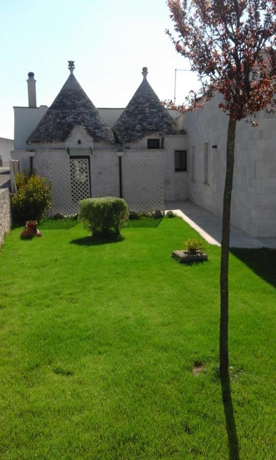 Trullo Sonia Nella Valle D'Itria Di Cisternino Villa Luaran gambar